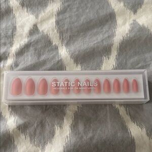 Static Nails Pop-On Manicures - Matte Rose Set